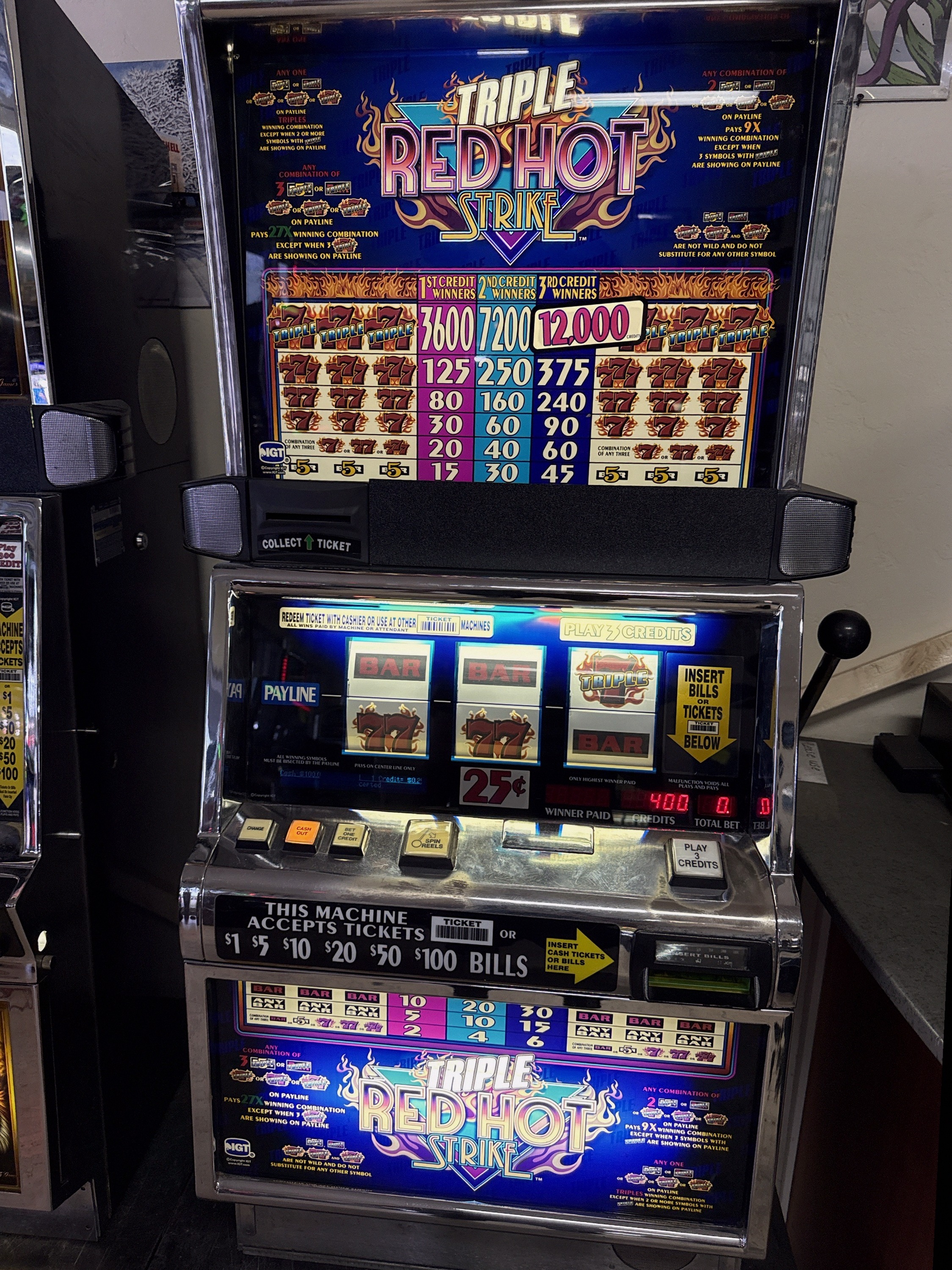 IGT S2000 Triple Red Hot Strike Upright Spinner